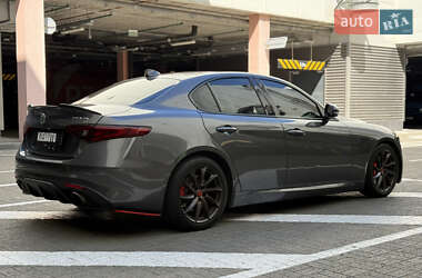 Седан Alfa Romeo Giulia 2016 в 