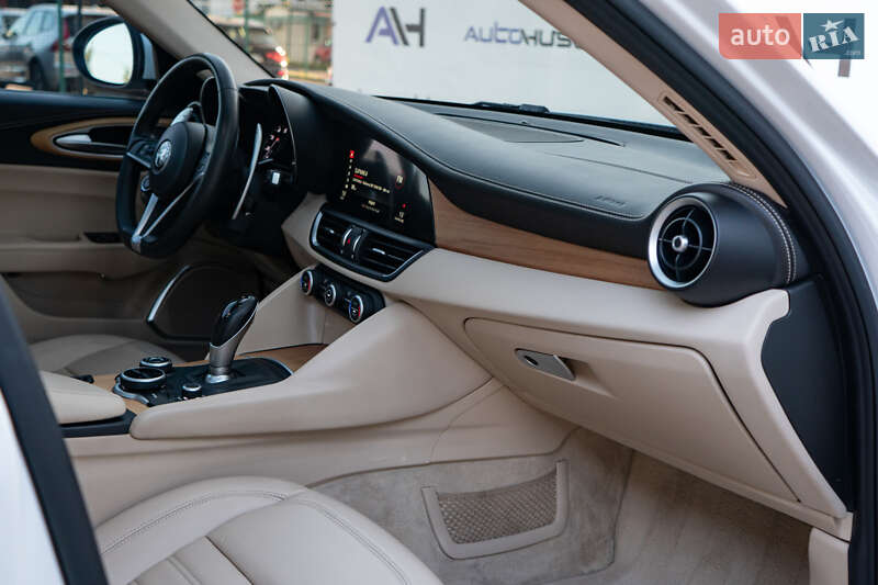 Седан Alfa Romeo Giulia 2018 в Києві