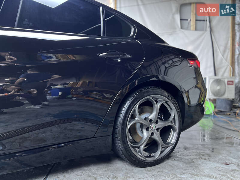 Седан Alfa Romeo Giulia 2018 в Львові
