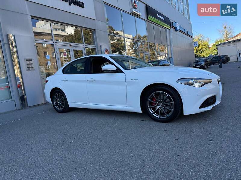 Седан Alfa Romeo Giulia 2021 в Харькове