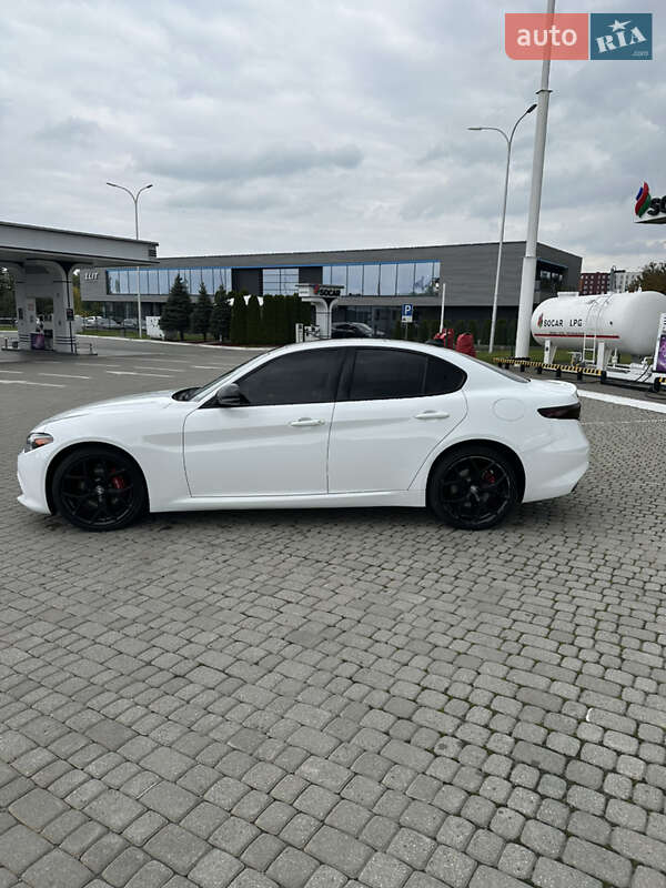 Седан Alfa Romeo Giulia 2020 в Львове