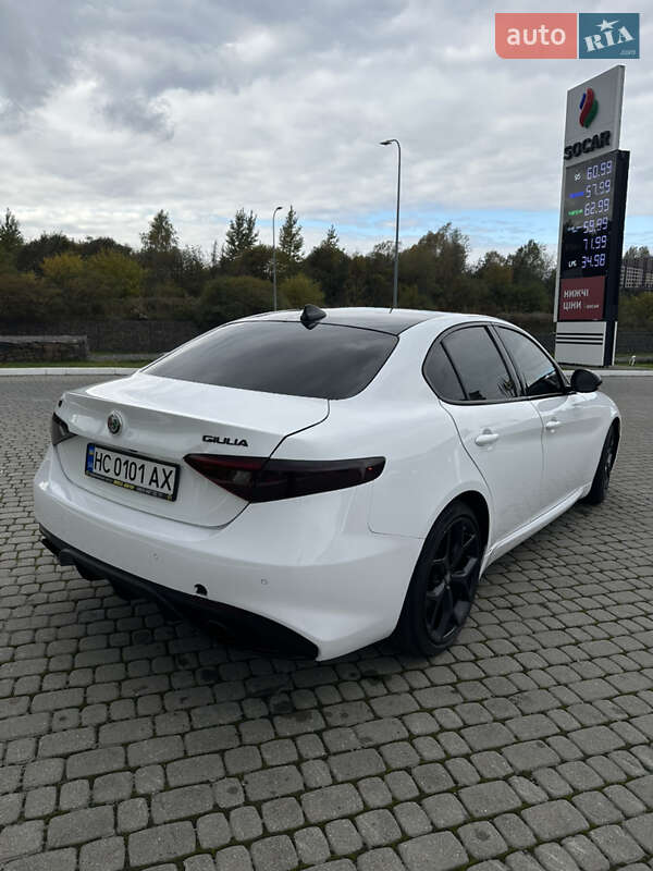 Седан Alfa Romeo Giulia 2020 в Львове