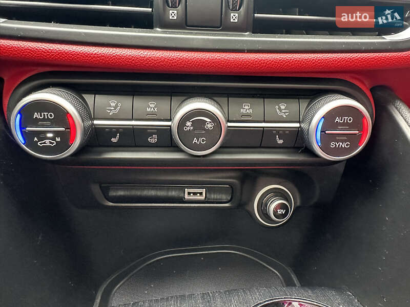 Седан Alfa Romeo Giulia 2020 в Львове