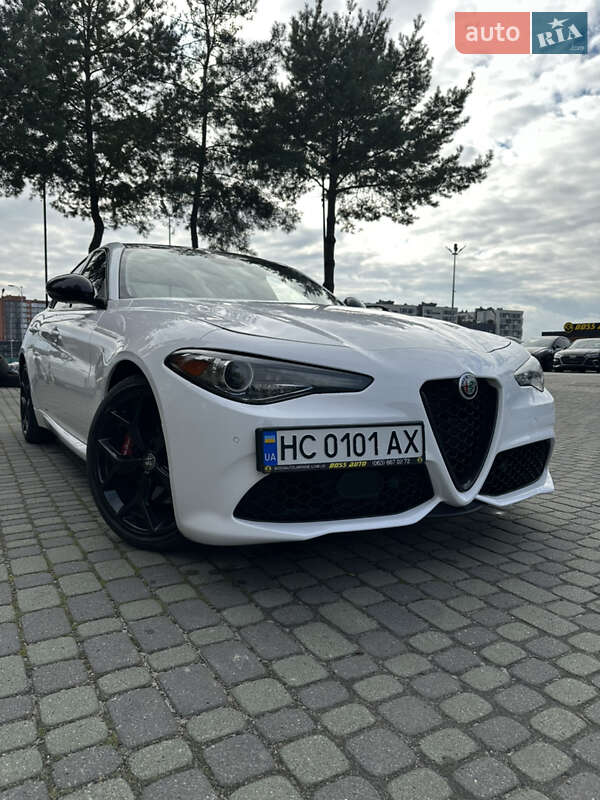 Седан Alfa Romeo Giulia 2020 в Львове