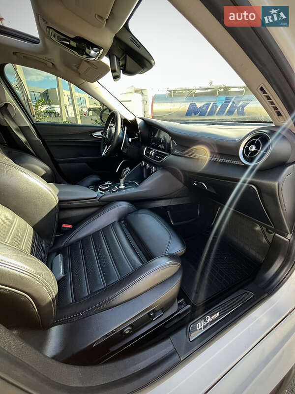 Седан Alfa Romeo Giulia 2019 в Киеве