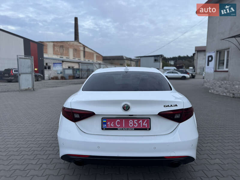 Седан Alfa Romeo Giulia 2019 в Луцке фото 6 Седан Alfa Romeo Giulia 2019 в Луцке