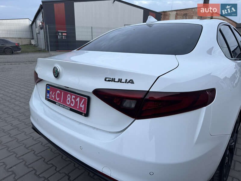 Седан Alfa Romeo Giulia 2019 в Луцке фото 14 Седан Alfa Romeo Giulia 2019 в Луцке
