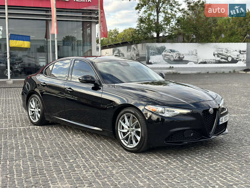 Седан Alfa Romeo Giulia 2018 в Днепре фото Седан Alfa Romeo Giulia 2018 в Днепре