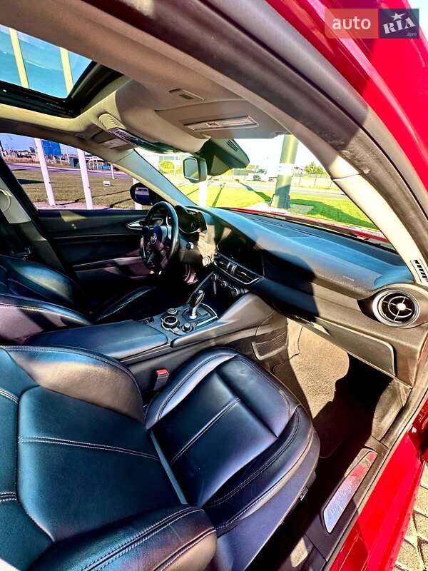 Седан Alfa Romeo Giulia 2018 в Львове фото 11 Седан Alfa Romeo Giulia 2018 в Львове