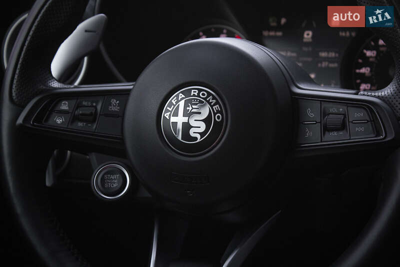 Седан Alfa Romeo Giulia 2022 в Киеве