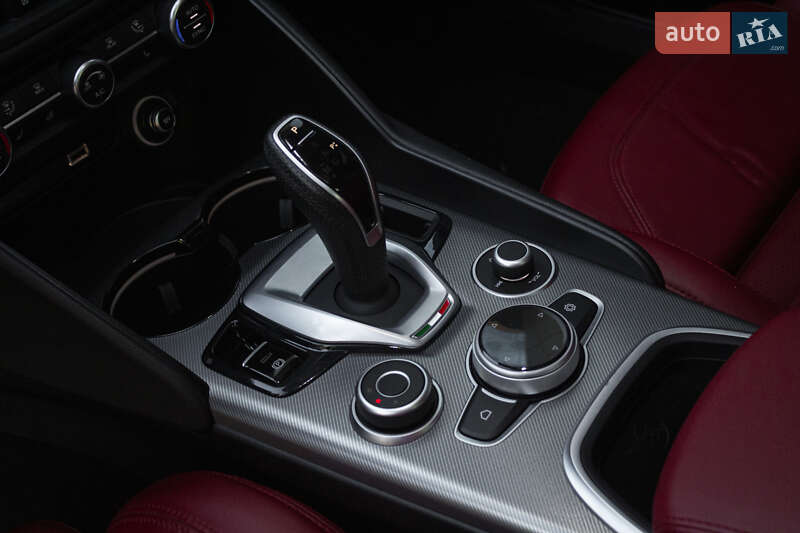 Седан Alfa Romeo Giulia 2022 в Киеве