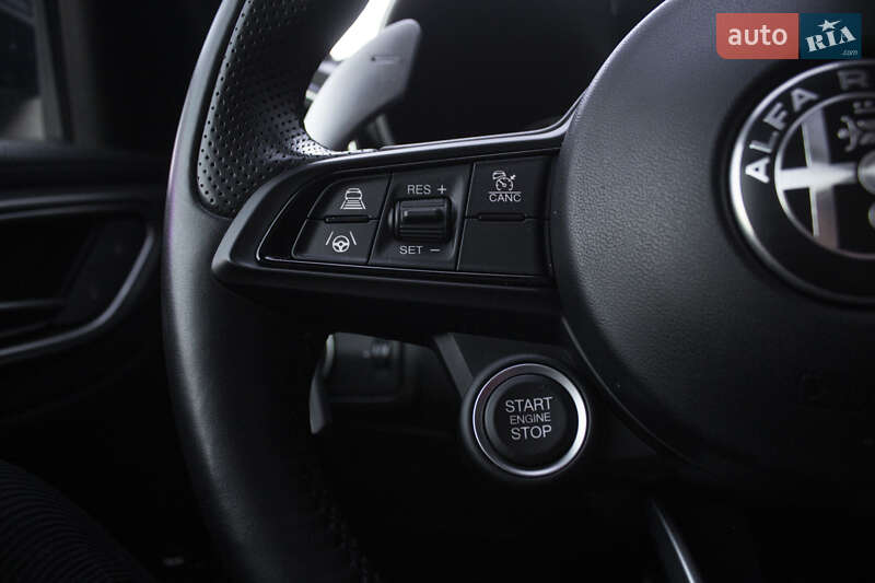 Седан Alfa Romeo Giulia 2022 в Киеве