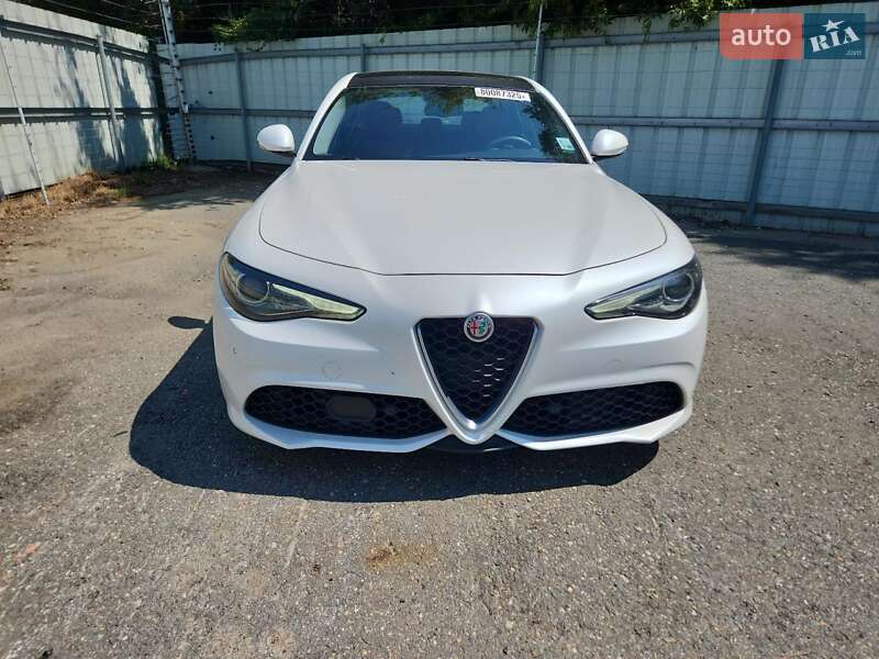Седан Alfa Romeo Giulia 2017 в Одессе фото 5 Седан Alfa Romeo Giulia 2017 в Одессе