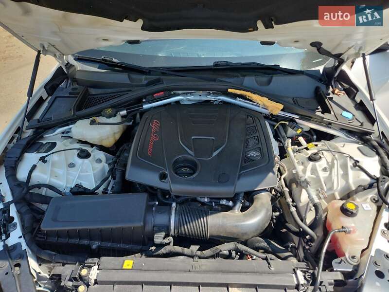 Седан Alfa Romeo Giulia 2017 в Одессе фото 11 Седан Alfa Romeo Giulia 2017 в Одессе