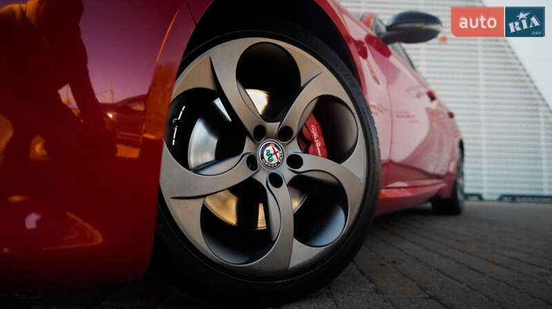 Седан Alfa Romeo Giulia 2016 в Львове фото 19 Седан Alfa Romeo Giulia 2016 в Львове