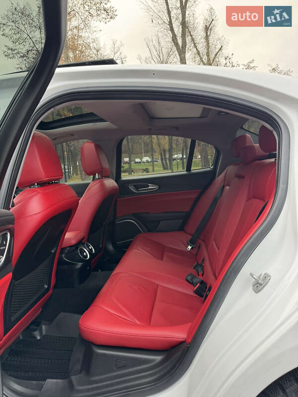 Седан Alfa Romeo Giulia 2020 в Києві