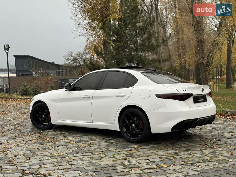 Седан Alfa Romeo Giulia 2020 в Києві