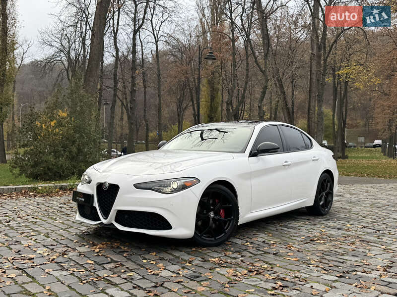 Седан Alfa Romeo Giulia 2020 в Києві