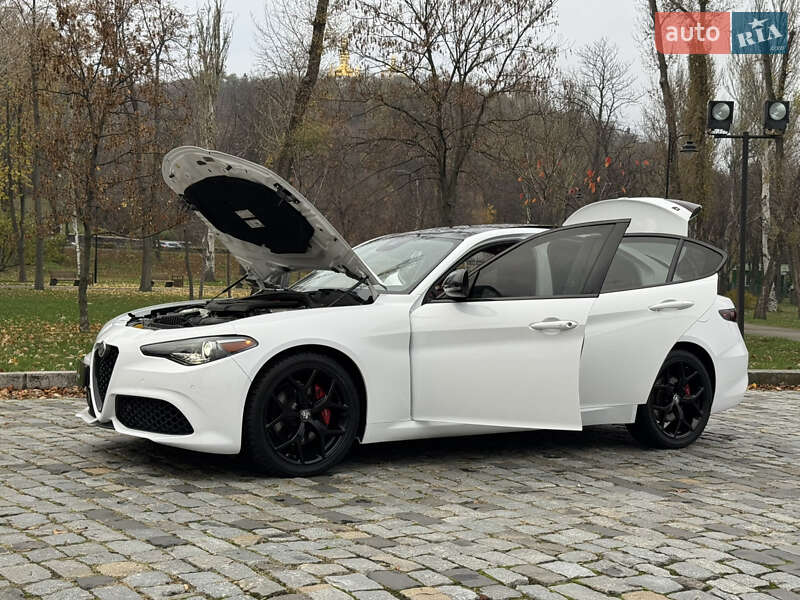 Седан Alfa Romeo Giulia 2020 в Києві