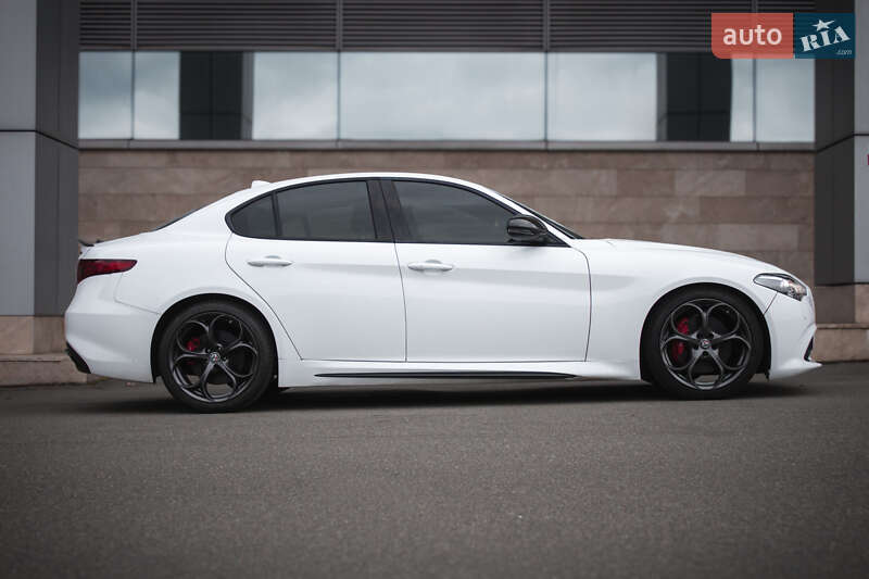 Седан Alfa Romeo Giulia 2019 в Киеве фото 3 Седан Alfa Romeo Giulia 2019 в Киеве