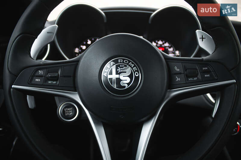 Седан Alfa Romeo Giulia 2019 в Киеве фото 16 Седан Alfa Romeo Giulia 2019 в Киеве