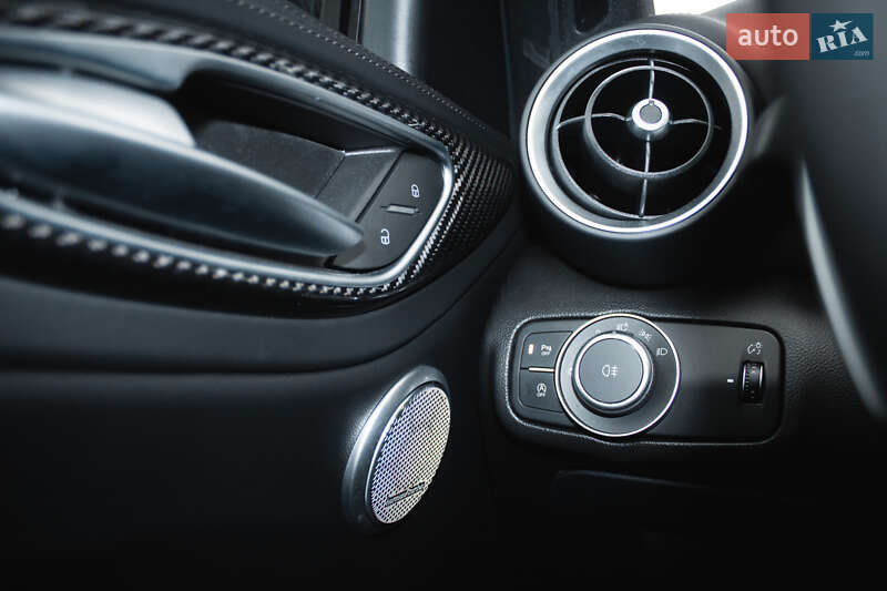 Седан Alfa Romeo Giulia 2019 в Киеве фото 32 Седан Alfa Romeo Giulia 2019 в Киеве