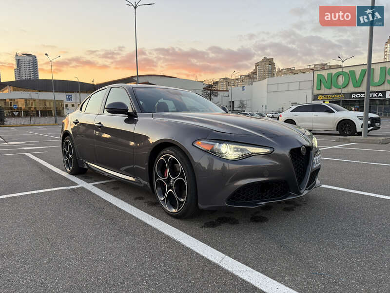 Седан Alfa Romeo Giulia 2022 в Киеве