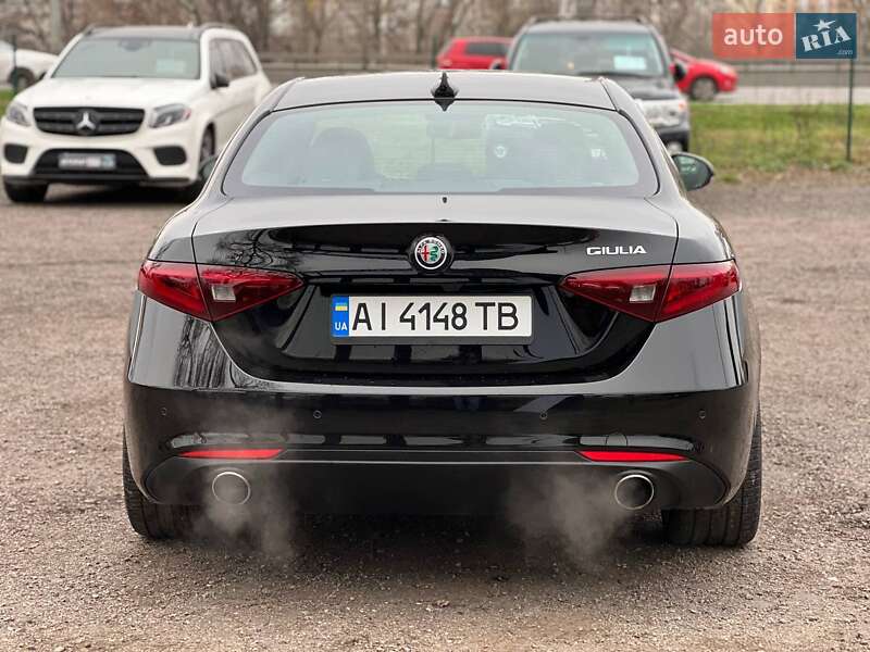 Седан Alfa Romeo Giulia 2018 в Киеве фото 8 Седан Alfa Romeo Giulia 2018 в Киеве