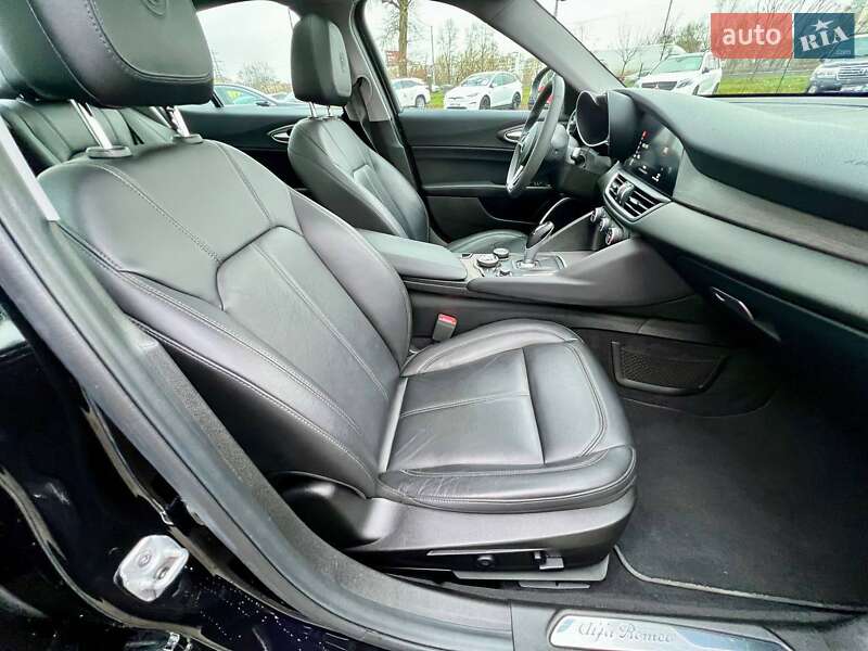 Седан Alfa Romeo Giulia 2018 в Киеве фото 33 Седан Alfa Romeo Giulia 2018 в Киеве