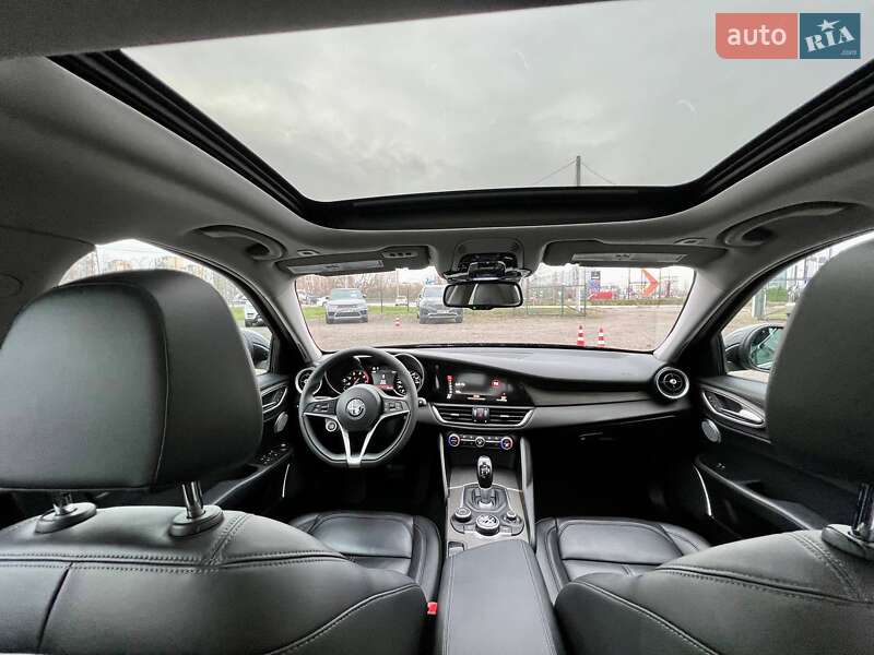 Седан Alfa Romeo Giulia 2018 в Киеве фото 38 Седан Alfa Romeo Giulia 2018 в Киеве