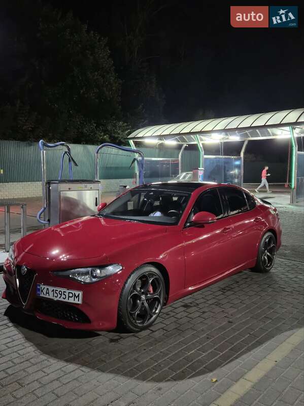 Седан Alfa Romeo Giulia 2020 в Киеве фото 12 Седан Alfa Romeo Giulia 2020 в Киеве