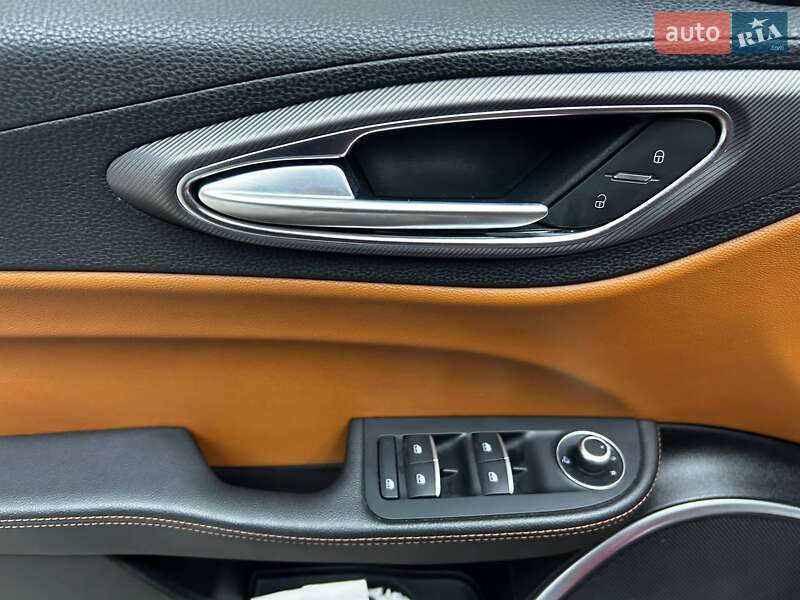 Седан Alfa Romeo Giulia 2020 в Чернівцях