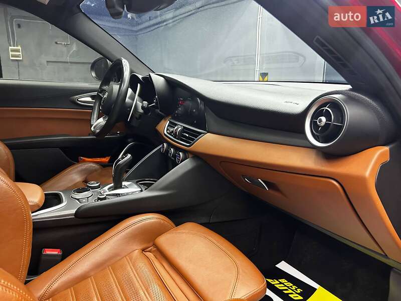 Седан Alfa Romeo Giulia 2020 в Чернівцях