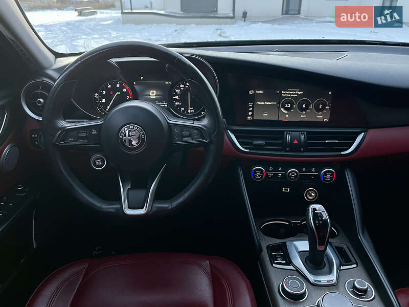 Седан Alfa Romeo Giulia 2020 в Луцке