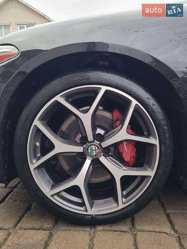 Седан Alfa Romeo Giulia 2020 в Львове
