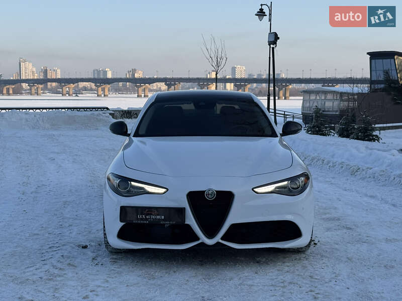 Седан Alfa Romeo Giulia 2020 в Киеве