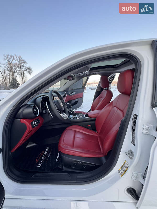 Седан Alfa Romeo Giulia 2020 в Киеве