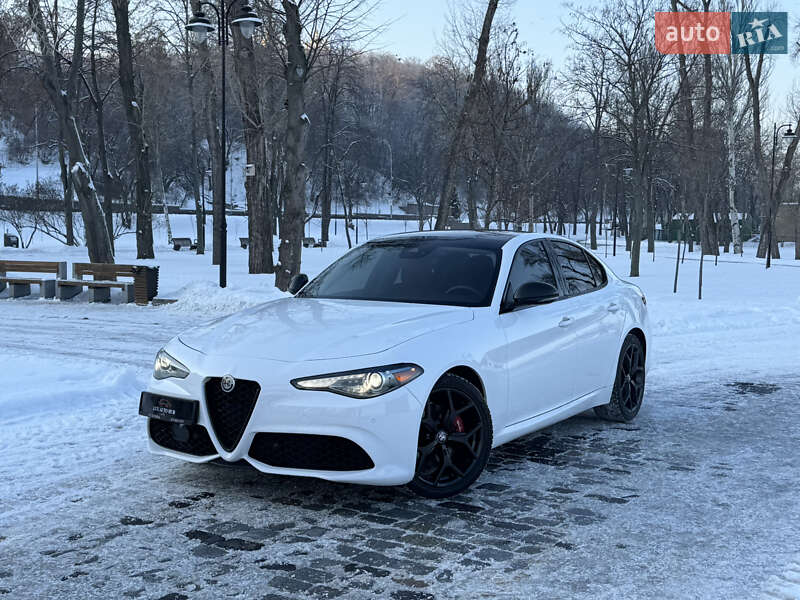 Седан Alfa Romeo Giulia 2020 в Киеве