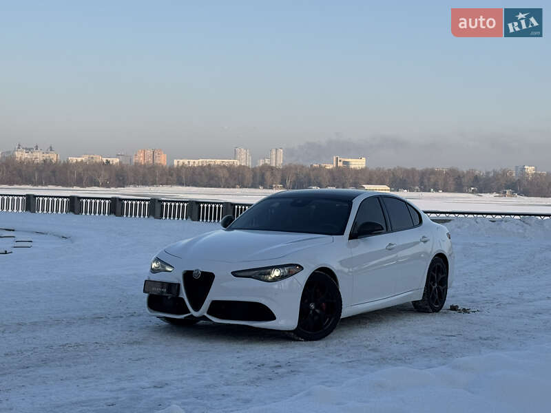 Седан Alfa Romeo Giulia 2020 в Киеве