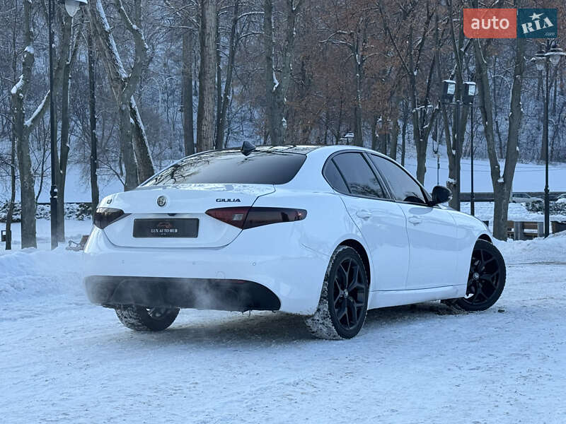 Седан Alfa Romeo Giulia 2020 в Киеве