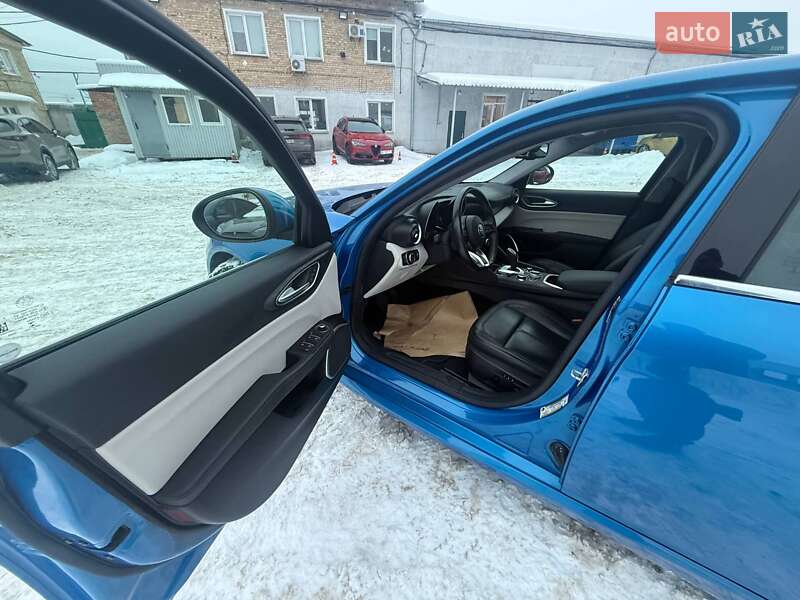 Седан Alfa Romeo Giulia 2020 в Буче