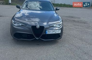 Седан Alfa Romeo Giulia 2016 в Шполі