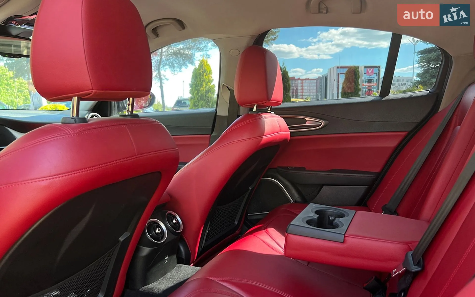 2018 Alfa Romeo Giulia - мініатюра 26