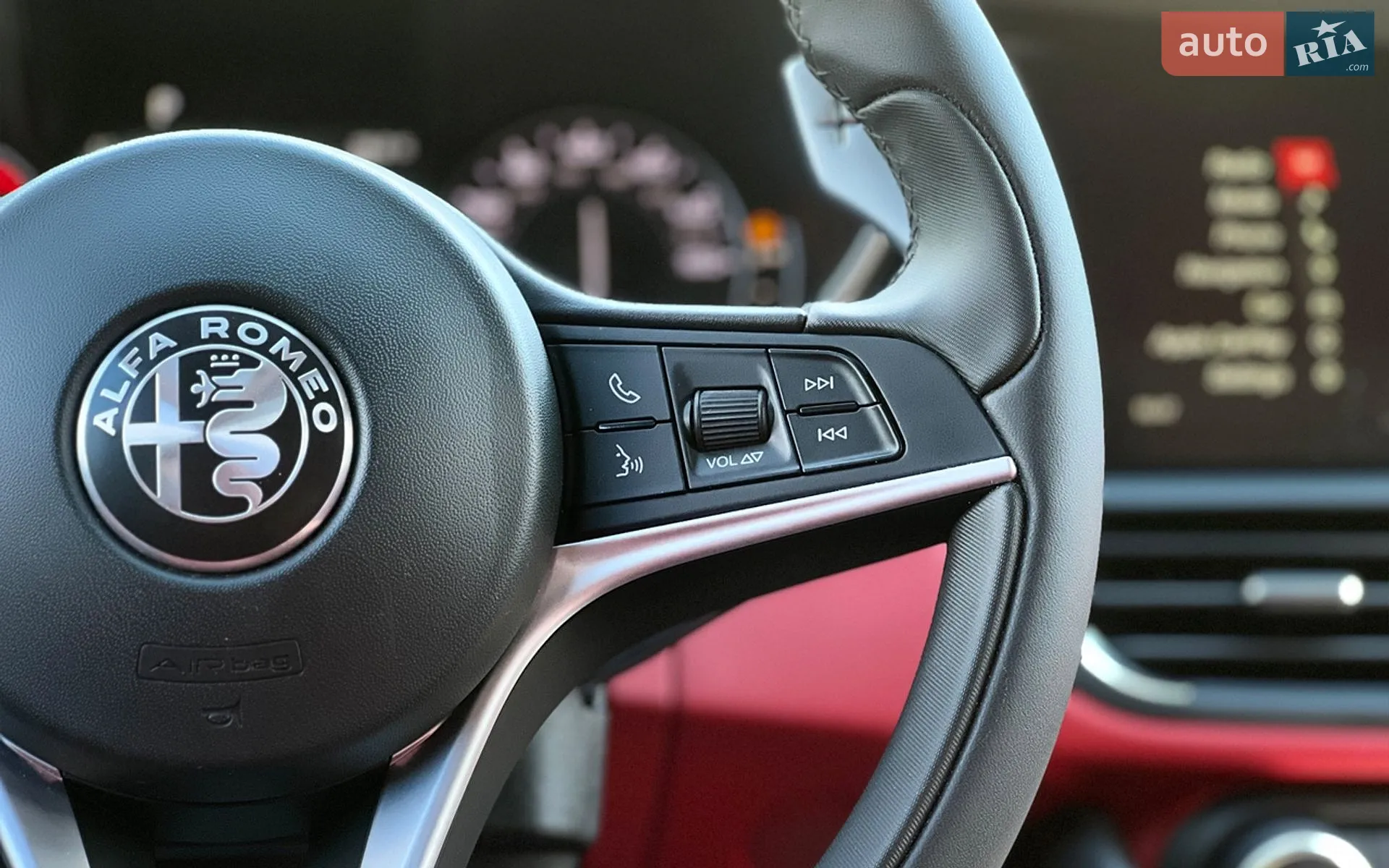 2018 Alfa Romeo Giulia - мініатюра 12