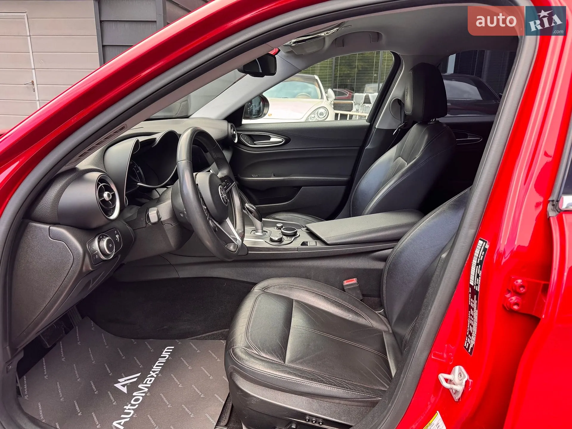 2017 Alfa Romeo Giulia - мініатюра 9