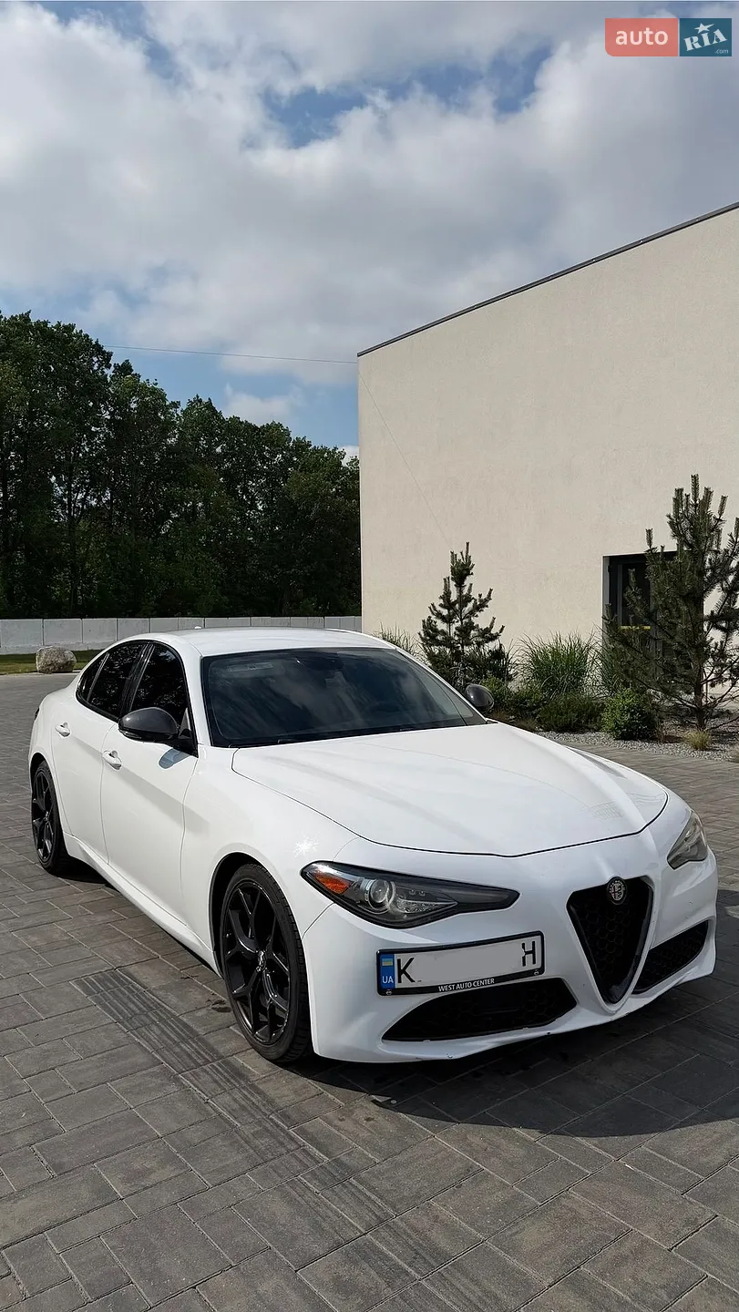 2019 Alfa Romeo Giulia - мініатюра 3