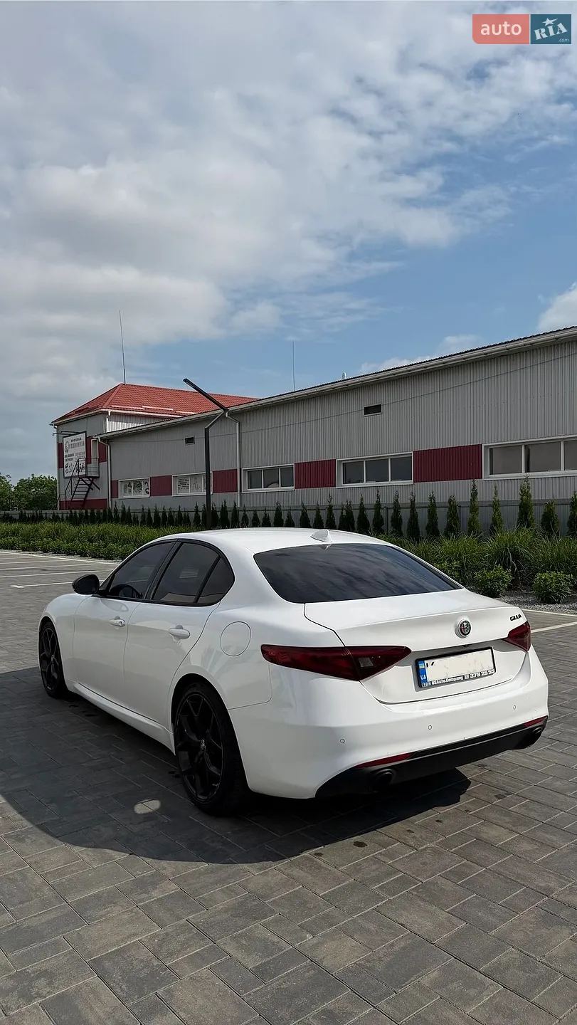 2019 Alfa Romeo Giulia - мініатюра 4
