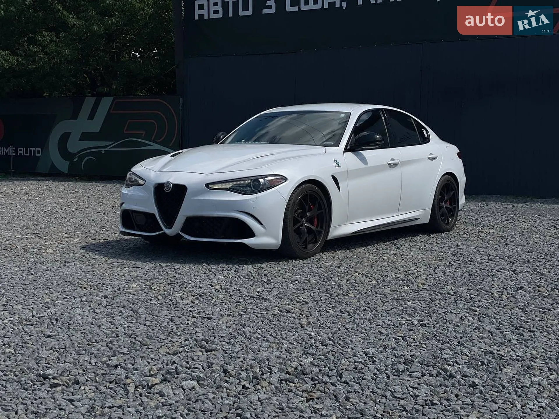 2017 Alfa Romeo Giulia - мініатюра 2