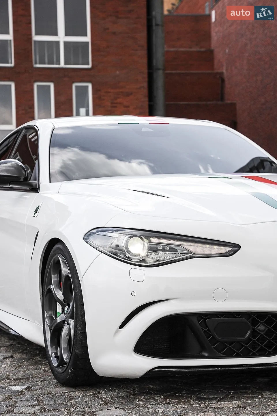 2016 Alfa Romeo Giulia - мініатюра 8