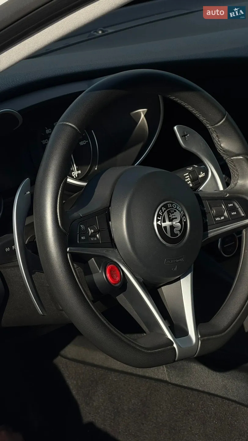 2017 Alfa Romeo Giulia - мініатюра 20